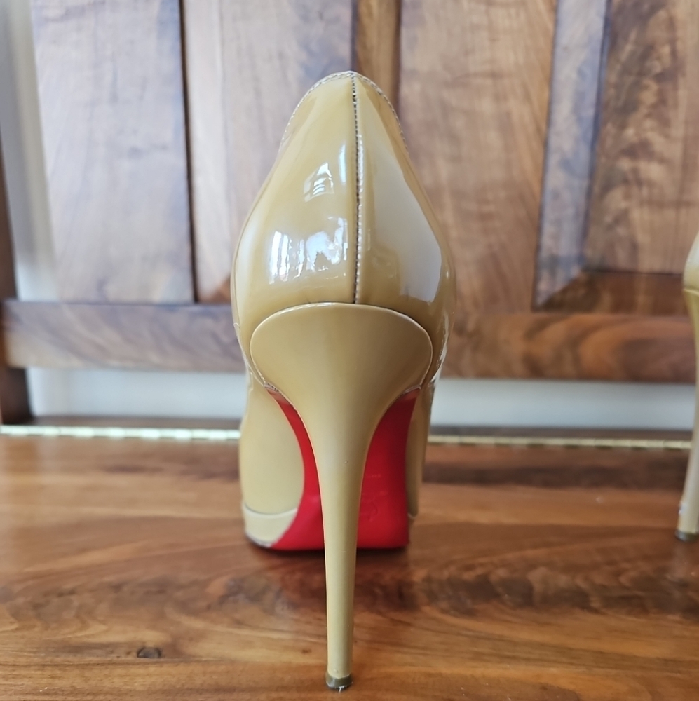 Christian Louboutin Women's Beige Patent Leather Pumps - Picture 6 of 8